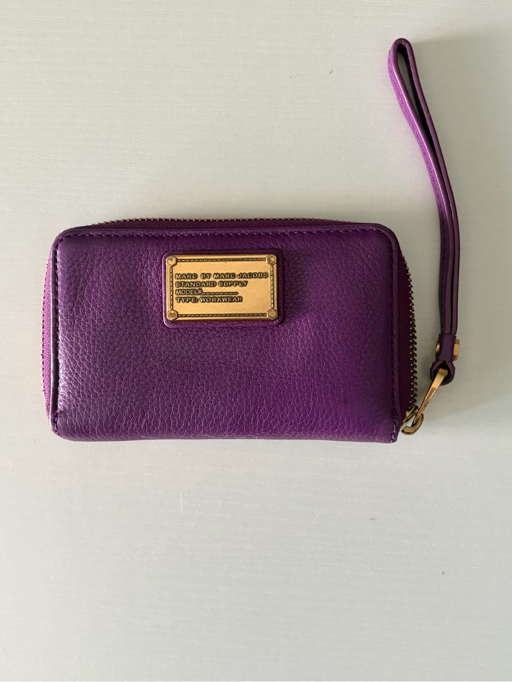 Marc by Marc Jacobs Purple Pebbled Leather Wallet with Gold Plaque - Picture 3 of 14
